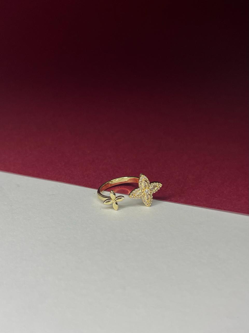 gold van cleef bangle